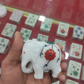 Handicraft-https://media.vyaparify.com/vcards/products/144052/product_1739785888_67b306a0d9b8c.png Image