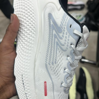 Shoos-https://media.vyaparify.com/vcards/products/144069/product_1739788344_67b310388fb39.png Image