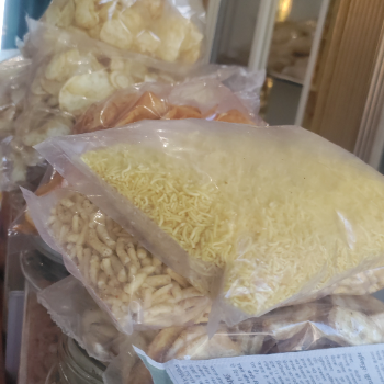 Sawariya namkin-https://media.vyaparify.com/vcards/products/144078/product_1739790379_67b3182bac259.png Image