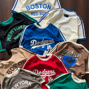 Half selevet shirt-https://media.vyaparify.com/vcards/products/144081/product_1739791222_67b31b76ec439.png Image