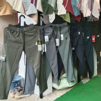 Cloths-https://media.vyaparify.com/vcards/products/147035/product_1740136611_67b860a3430c8.png Image