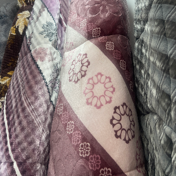 Quilts-https://media.vyaparify.com/vcards/products/150008/product_1740383108_67bc238415458.png Image