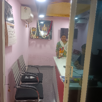 Gold works-https://media.vyaparify.com/vcards/products/152051/product_1740723588_67c15584d2ed7.png Image