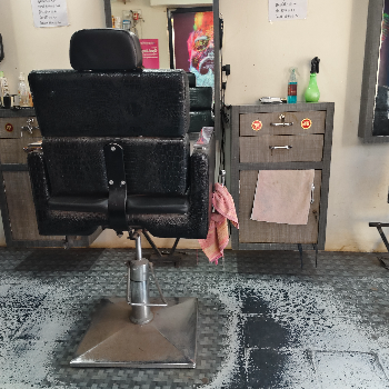 Ravi hair salon-https://media.vyaparify.com/vcards/products/155066/product_1741073224_67c6ab481c030.png Image