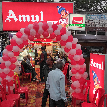 Amul Milk-https://media.vyaparify.com/vcards/products/155243/product_1741082343_67c6cee788fb2.png Image