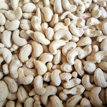Cashew whole-https://media.vyaparify.com/vcards/products/155385/product_1741085279_67c6da5fa400c.png Image