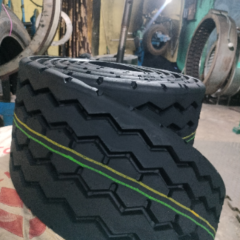 Tyres-https://media.vyaparify.com/vcards/products/155503/product_1741090819_67c6f00377332.png Image