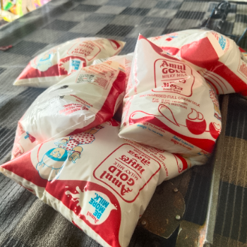 Dairy milk-https://media.vyaparify.com/vcards/products/157472/product_1741319196_67ca6c1c37e94.png Image