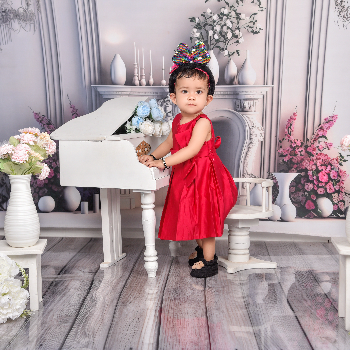 kids photography-https://media.vyaparify.com/vcards/products/160767/product_1741439886_67cc438ec51fd.png Image
