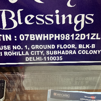 Beauty shop-https://media.vyaparify.com/vcards/products/161301/product_1741601459_67cebab3a9eb3.png Image