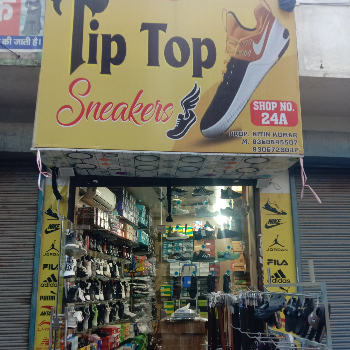 Tip Top Sneakars-https://media.vyaparify.com/vcards/products/161486/product_1741610481_67ceddf1daa4c.png Image