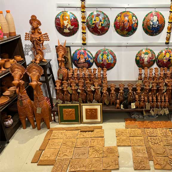 Indian Handicrafts-https://media.vyaparify.com/vcards/products/161573/product_1741622976_67cf0ec06d456.png Image