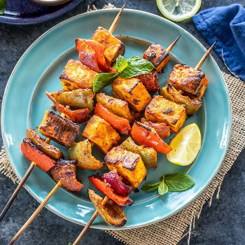 VEG STARTERS-https://media.vyaparify.com/vcards/products/162015/product_1741633584_67cf38305aaab.png Image