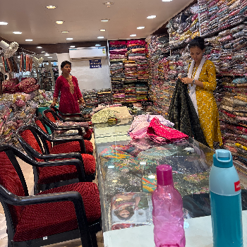 Apparel’s-https://media.vyaparify.com/vcards/products/162560/product_1741689723_67d0137b6d37f.png Image