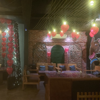 Fast food resturant-https://media.vyaparify.com/vcards/products/162687/product_1741697003_67d02feb76881.png Image