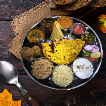 Rajasthan Thali ELE JUNGLE RESTAURANT NEAR HATHI GAMVNATATA ROAD NANGALMODE AMER JAIPUR