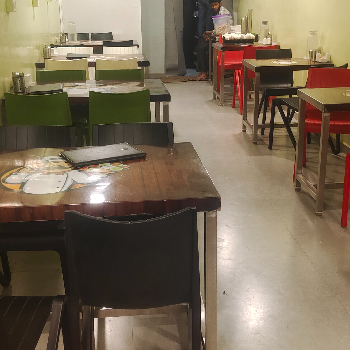 Restaurant-https://media.vyaparify.com/vcards/products/163910/product_1741869443_67d2d183639d5.png Image
