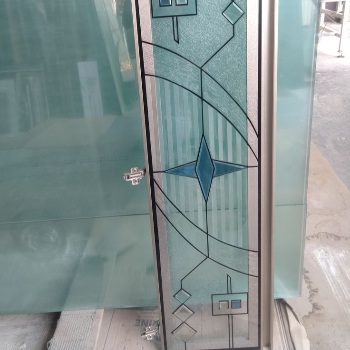 Glass-https://media.vyaparify.com/vcards/products/164524/product_1741935861_67d3d4f505858.png Image