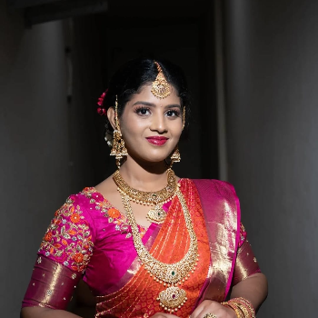 BRIDAL MAKEOVER-https://media.vyaparify.com/vcards/products/164614/product_1741955691_67d4226b61bf0.png Image