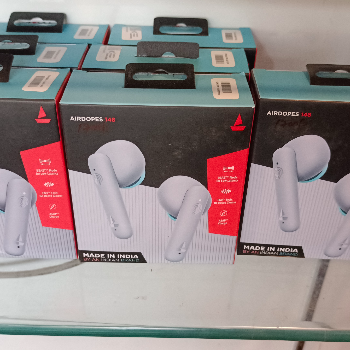 Boat oneplus buds-https://media.vyaparify.com/vcards/products/166105/product_1741997381_67d4c545bbb8c.png Image