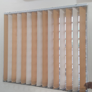 Window Blinds-https://media.vyaparify.com/vcards/products/171203/product_1742650878_67debdfe23969.png Image
