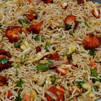 CHICKEN FRIED RICE-https://media.vyaparify.com/vcards/products/171785/product_1742795811_67e0f4234c194.png Image