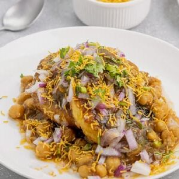 Matar samosa (chola samosa)-https://media.vyaparify.com/vcards/products/171939/product_1742807002_67e11fda31759.png Image