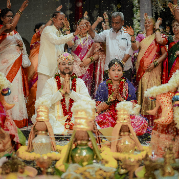 wedding photography-https://media.vyaparify.com/vcards/products/172372/product_1742887292_67e2597cdc3f7.png Image