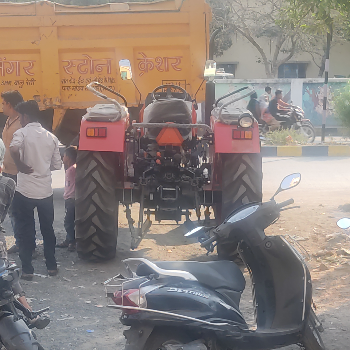 Tractor-https://media.vyaparify.com/vcards/products/172652/product_1742899471_67e2890f9921a.png Image