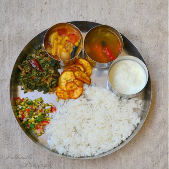 VEG MEALS-https://media.vyaparify.com/vcards/products/178965/product_1743665057_67ee37a1ef85f.png Image