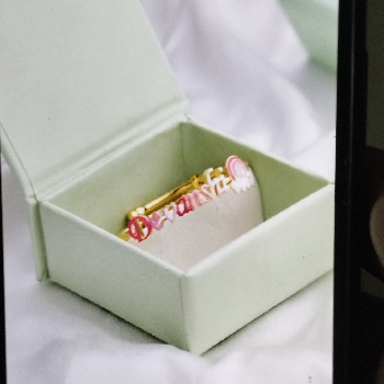 Jewellery-https://media.vyaparify.com/vcards/products/179017/product_1743666882_67ee3ec2b253b.png Image