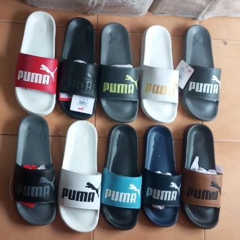 Footwear shop-https://media.vyaparify.com/vcards/products/179504/product_1743749523_67ef8193ed0e3.png Image