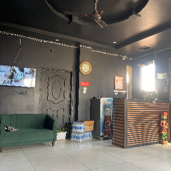 Hotel And Restaurant-https://media.vyaparify.com/vcards/products/182623/product_1743847486_67f1003e21bad.png Image