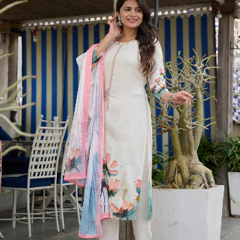 Garments-https://media.vyaparify.com/vcards/products/182941/product_1744006858_67f36ecad60e4.png Image