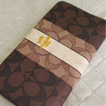 cross body coach cross body bag-https://media.vyaparify.com/vcards/products/183802/product_1744055059_67f42b13cd06f.png Image