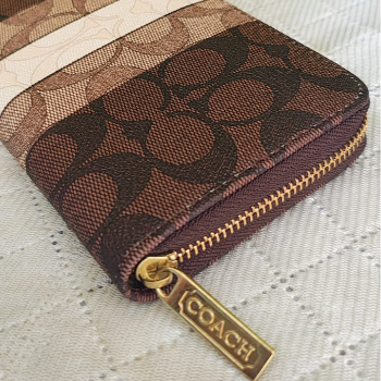 cross body coach cross body bag-https://media.vyaparify.com/vcards/products/183804/product_1744055060_67f42b1411287.png Image
