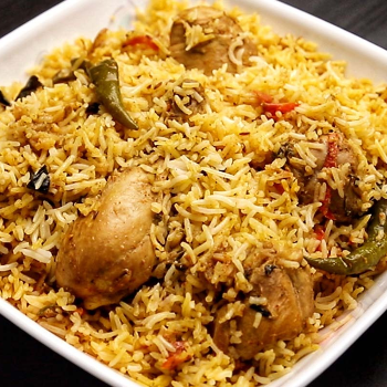 CHICKEN BIRYANI-https://media.vyaparify.com/vcards/products/183898/product_1744090326_67f4b4d65ba44.png Image
