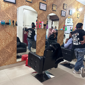 Barber shop-https://media.vyaparify.com/vcards/products/184498/product_1744185332_67f627f486f79.png Image