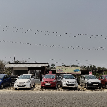 Dealing CAR-https://media.vyaparify.com/vcards/products/184536/product_1744188444_67f6341c5e88c.png Image