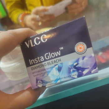 Cosmetics-https://media.vyaparify.com/vcards/products/185983/product_1744370758_67f8fc4634f2b.png Image