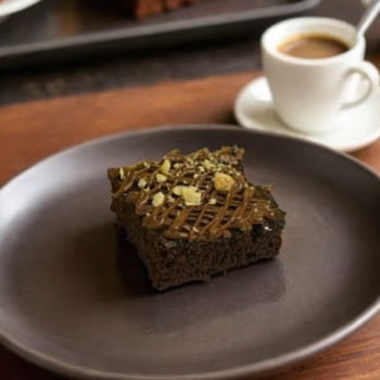 Hazelnut Brownie-https://media.vyaparify.com/vcards/products/188213/product_1744465563_67fa6e9bb819f.png Image