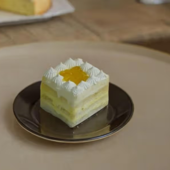 Turkish Pineapple Cake Slice-https://media.vyaparify.com/vcards/products/188216/product_1744465642_67fa6eea30369.png Image