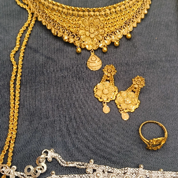 Jwellers-https://media.vyaparify.com/vcards/products/189365/product_1744715693_67fe3fad73f14.png Image