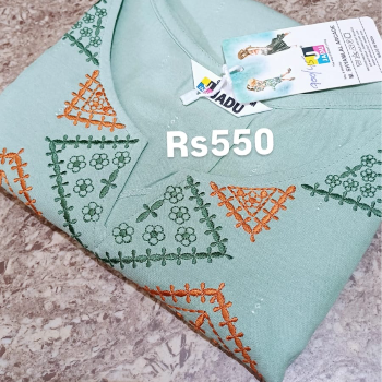 Kurti-https://media.vyaparify.com/vcards/products/189526/product_1744781198_67ff3f8ebca02.png Image