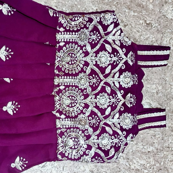 Ethnic Set-https://media.vyaparify.com/vcards/products/189536/product_1744781567_67ff40ff40092.png Image