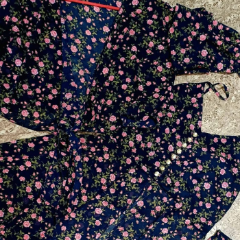 Co-Ord set with shrug-https://media.vyaparify.com/vcards/products/189548/product_1744781916_67ff425c15f33.png Image