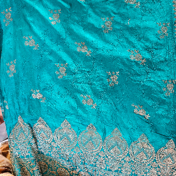 Banarasi sarees-https://media.vyaparify.com/vcards/products/189804/product_1744794313_67ff72c9b5cf6.png Image