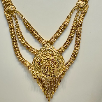 Elegant Layered Gold Haar with Floral Pendant-https://media.vyaparify.com/vcards/products/195676/product_1745413436_6808e53c65a67.png Image