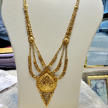 Majestic Gold Rani Haar with Bold Leaf Motif Pendan-https://media.vyaparify.com/vcards/products/195763/product_1745414563_6808e9a3e6814.png Image