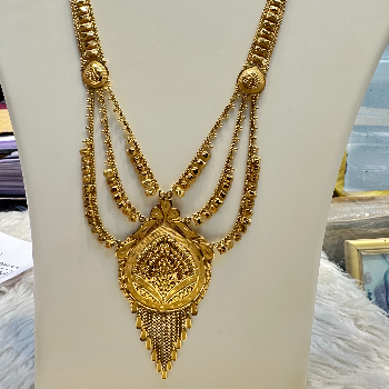 Majestic Gold Rani Haar with Bold Leaf Motif Pendan-https://media.vyaparify.com/vcards/products/195764/product_1745414564_6808e9a4051f7.png Image